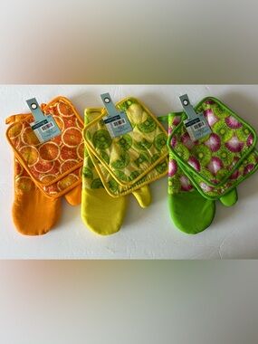 Hobby Lobby Lot of 3  Fruit Oven Mitt & Pot Holder Sets  - Orange, Yellow, Green